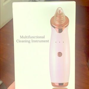 Multifunctional cleaning instrument
